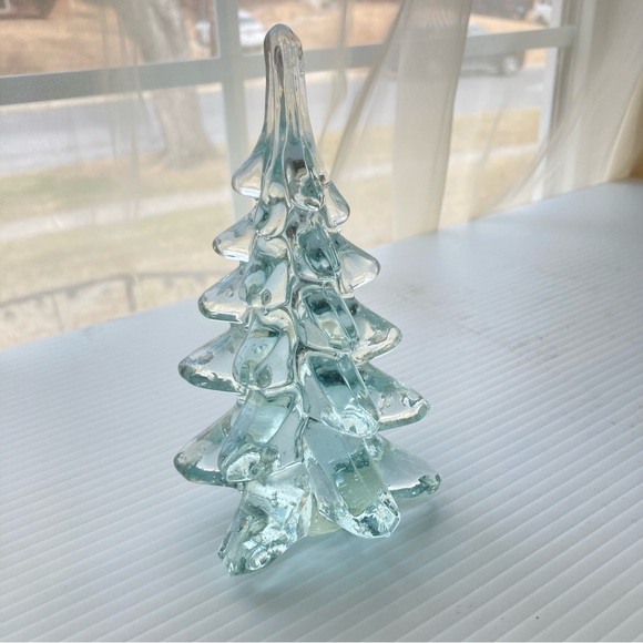 Vintage Crystal Christmas Tree Blue Art Glass Holiday Figurine 6 inches - Picture 3 of 8